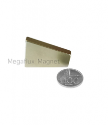 Trapesium (30 + 15) x 40 x 7 mm , Neodymium Magnet N40, super kuat